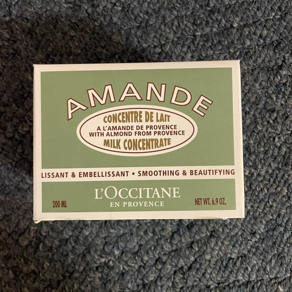 LOCCITANE ALMOND MILK CONCENTRATE BODY CREAM - Picture 2 of 4